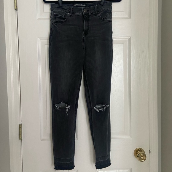 Express Jeans High Rise Black Distressed Ankle Legging, Size 4 Regular